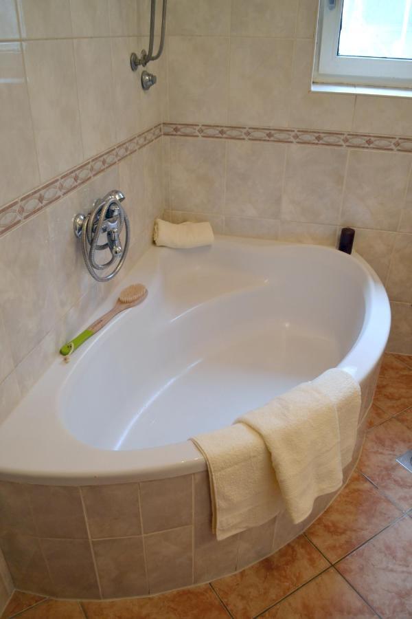 Fima Centar Stobrec Apartment Split Bagian luar foto
