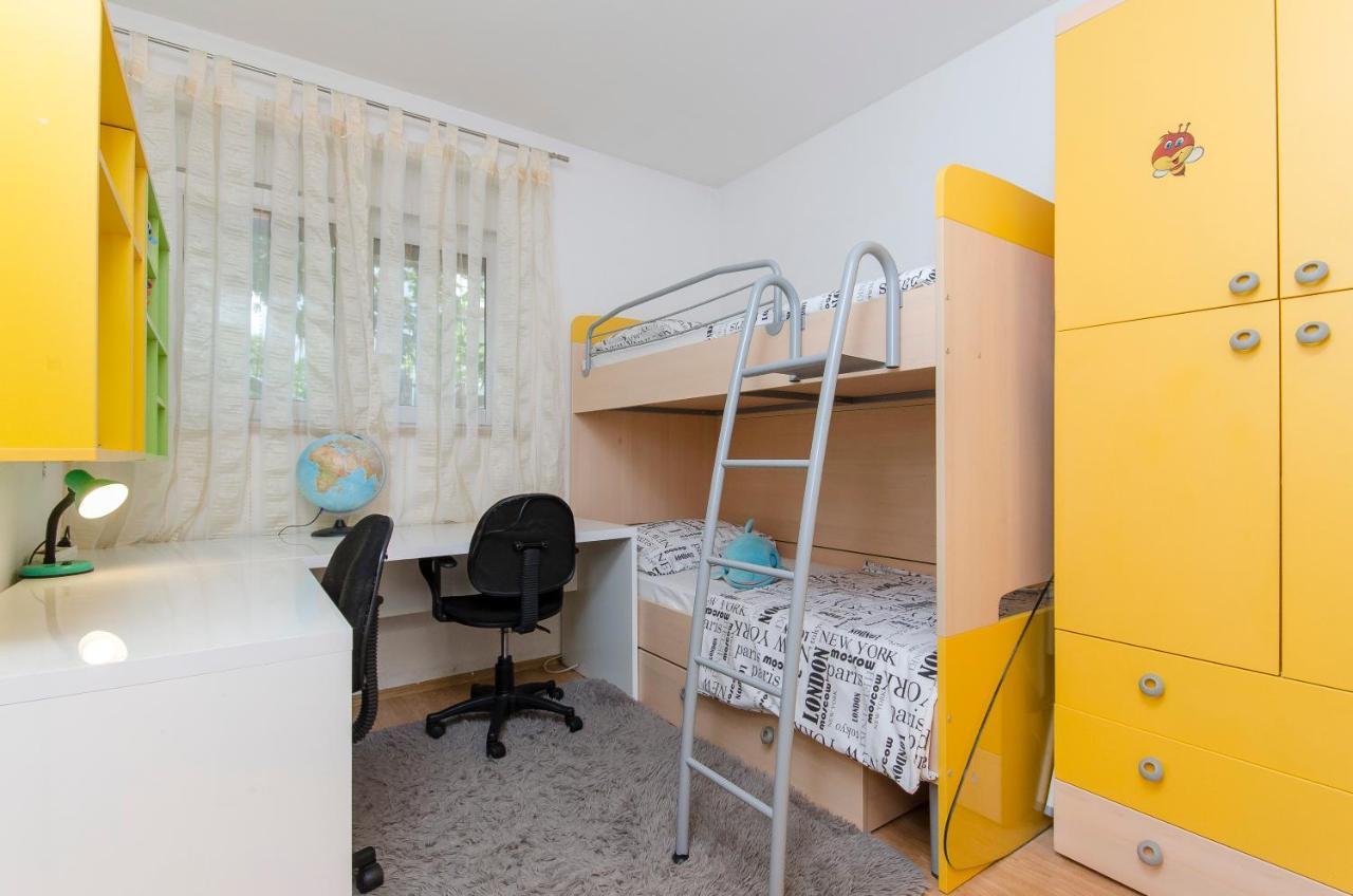 Fima Centar Stobrec Apartment Split Bagian luar foto