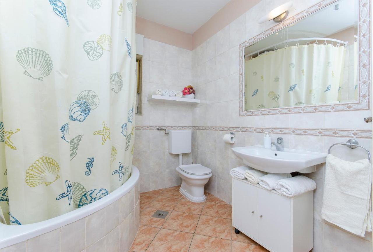 Fima Centar Stobrec Apartment Split Bagian luar foto