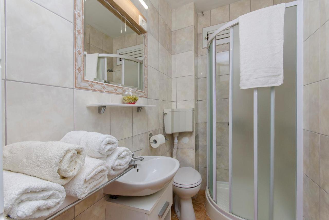 Fima Centar Stobrec Apartment Split Bagian luar foto