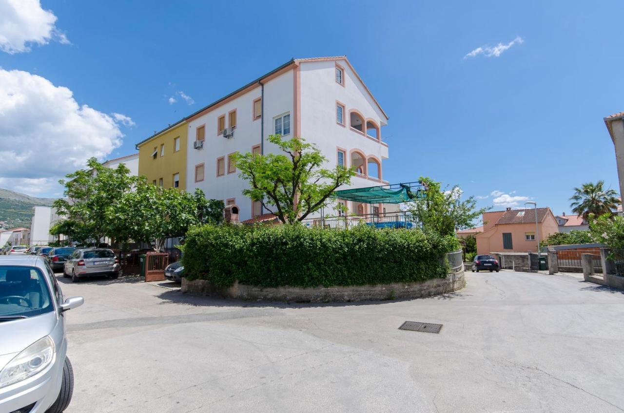 Fima Centar Stobrec Apartment Split Bagian luar foto