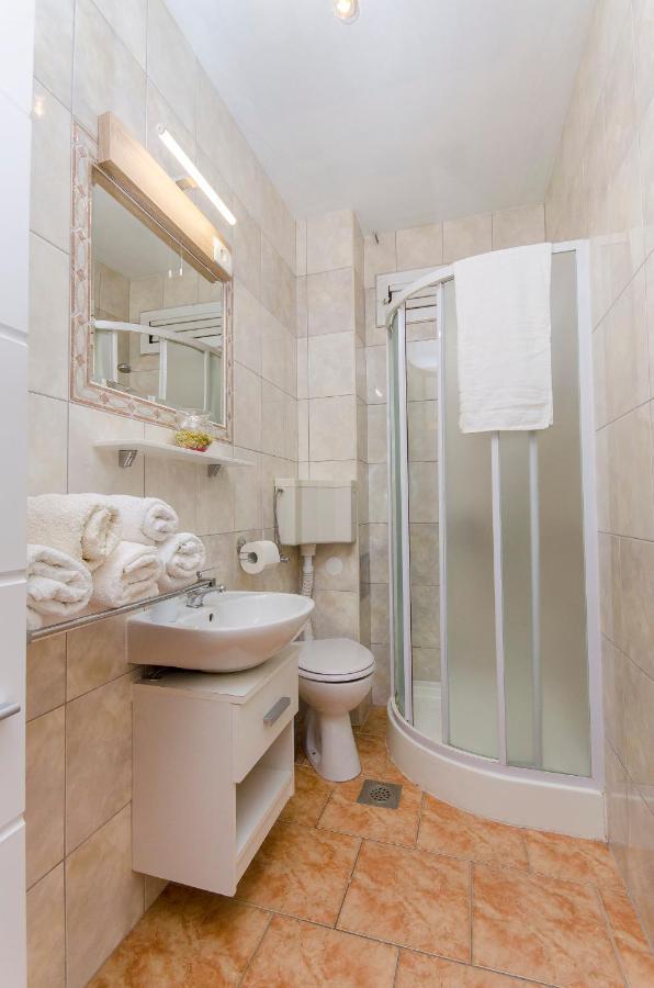 Fima Centar Stobrec Apartment Split Bagian luar foto